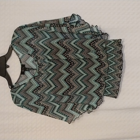 BCX Tops - BCX lightweight top w/built-in cami, flutter sleeves aqua black and white size S